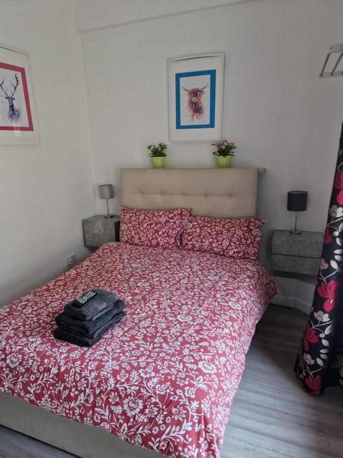 Grant Rooms Лъндъндери Екстериор снимка