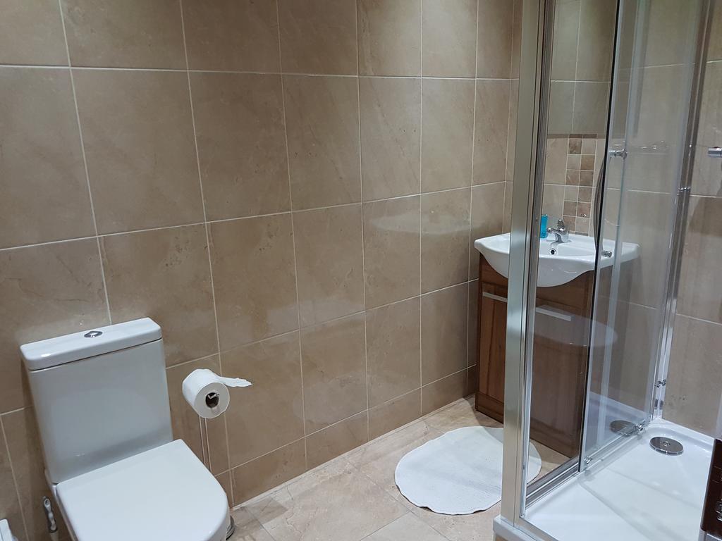 Grant Rooms Лъндъндери Екстериор снимка