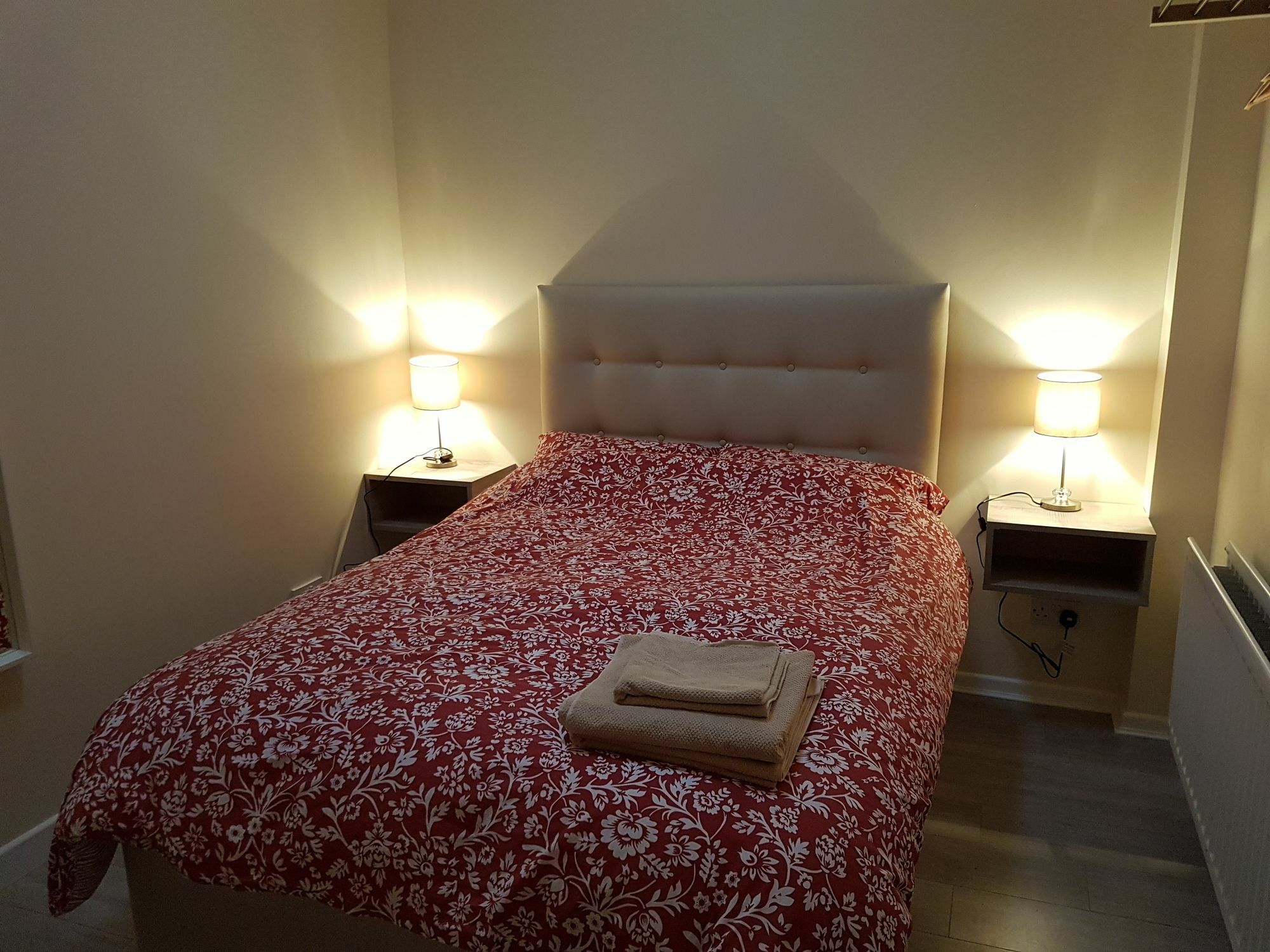 Grant Rooms Лъндъндери Екстериор снимка